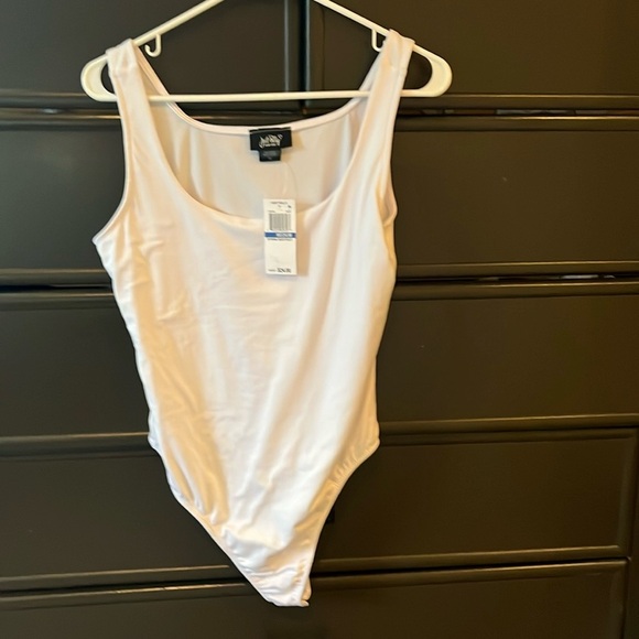 white square neck tank bodysuit - Picture 1 of 5